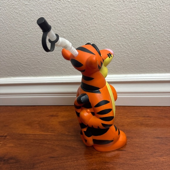 Disneyland Tigger Water Bottle Vintage - Picture 3 of 6